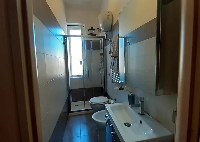 Italy's Enchanting Ambiance - A Snug In Apartment Rom
