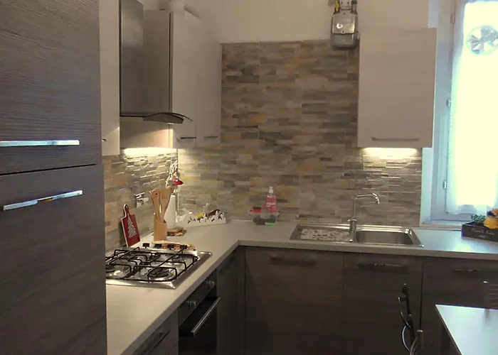 Italy's Enchanting Ambiance - A Snug In Apartment *