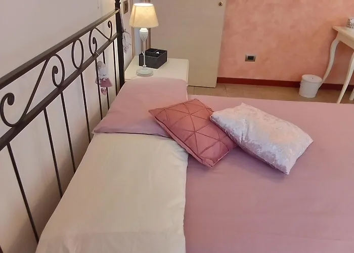 Italy's Enchanting Ambiance - A Snug In Apartment